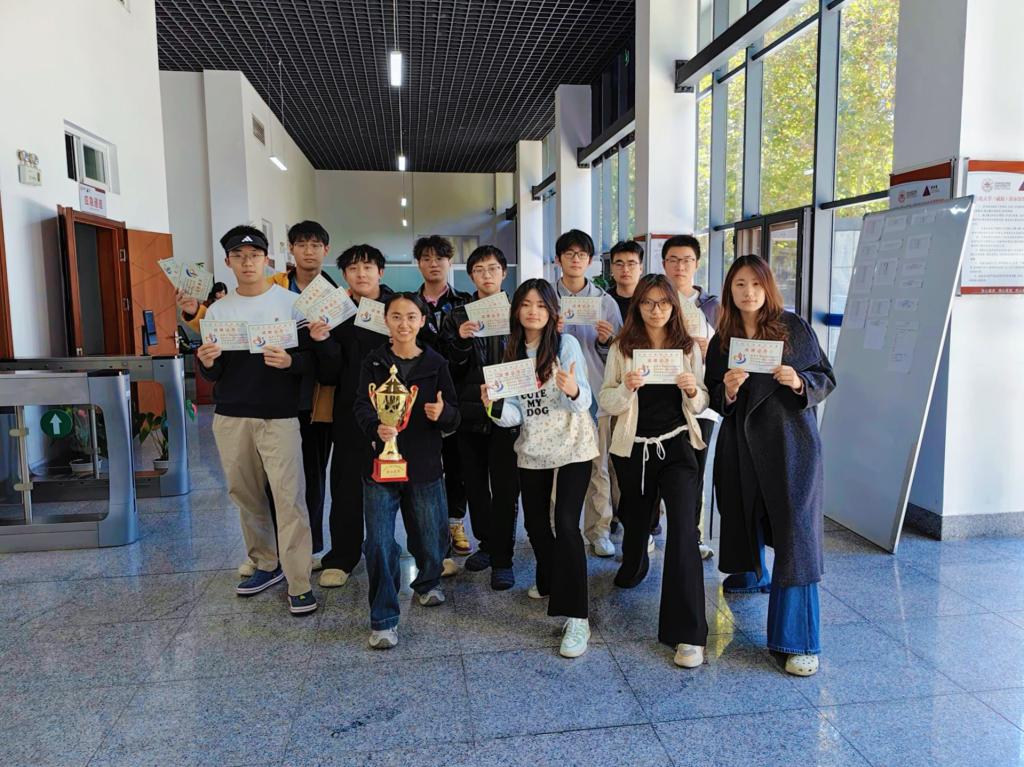 乐鱼官方在线平台入口斩获山东大学（威海）第四届“山大杯”游泳比赛团体第一